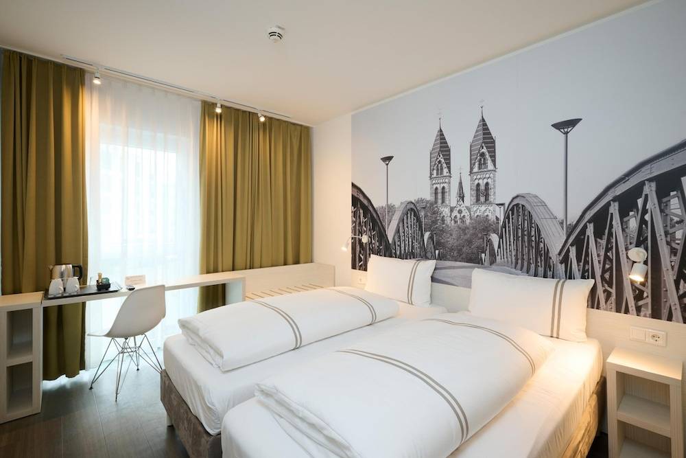 Premier Inn Freiburg City Nord 1