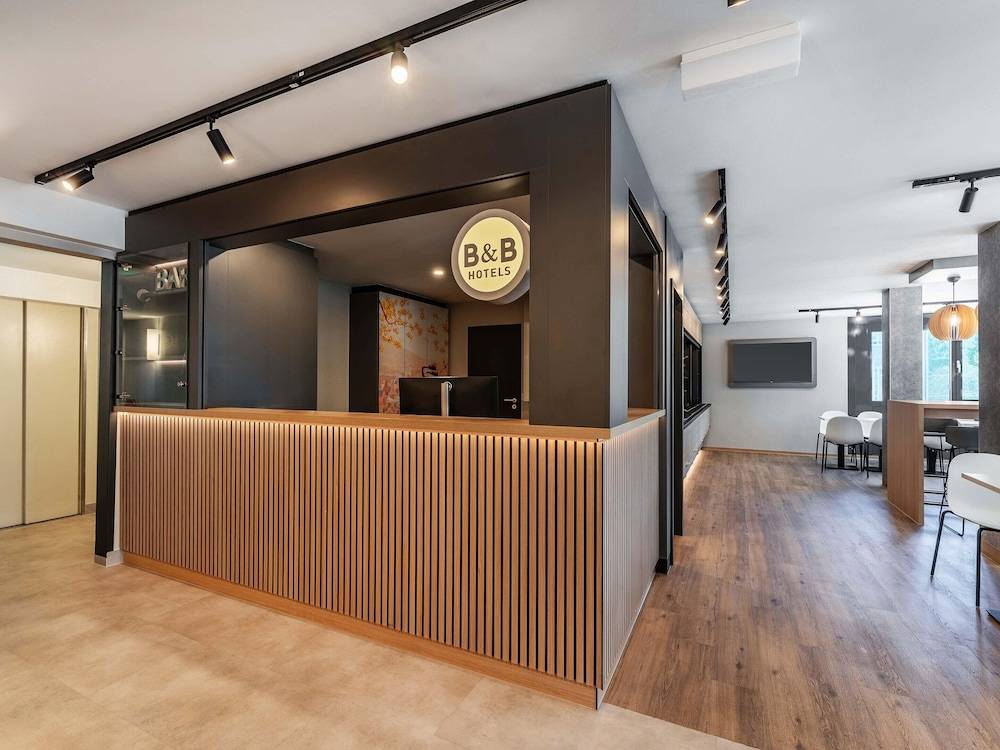 B&B HOTEL Freiburg-West 2