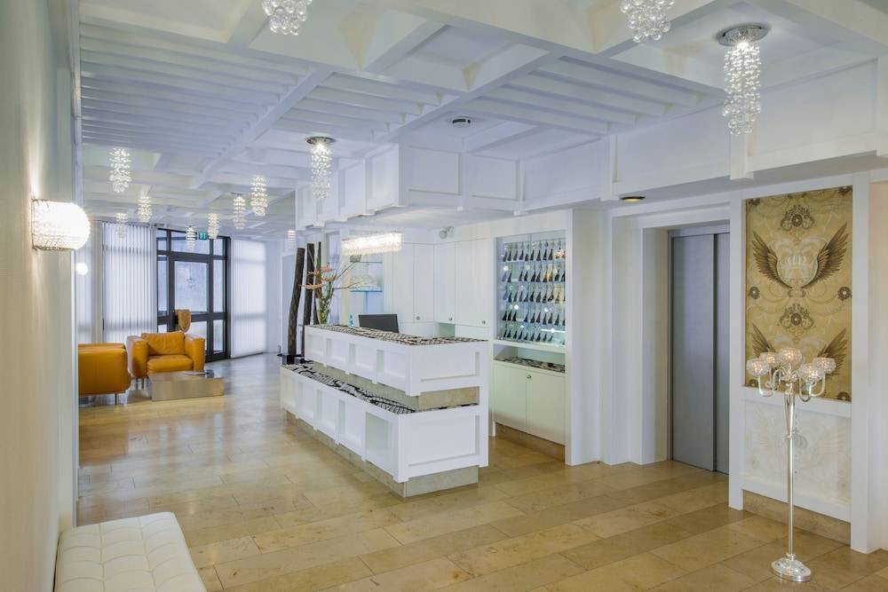 Hotel Hellers Twenty Four II -24h-Check-In- 2