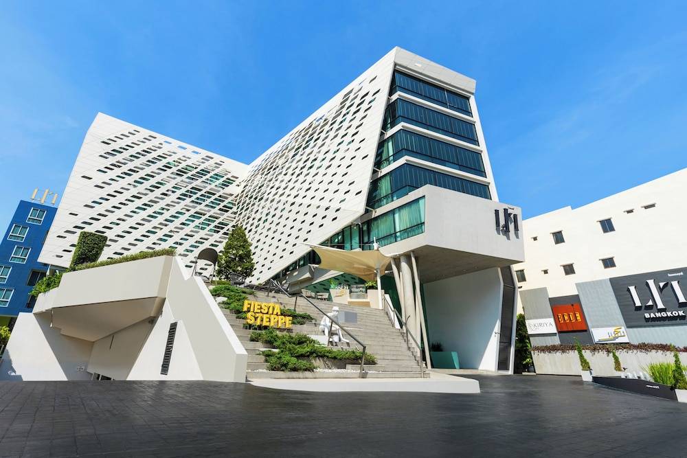 LiT BANGKOK Hotel 1