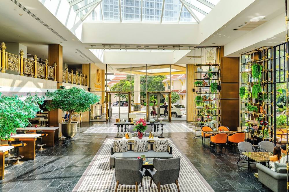 Montien Hotel Surawong Bangkok 1