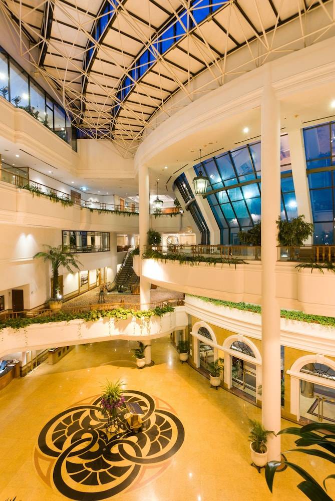 Montien Riverside Hotel Bangkok 2