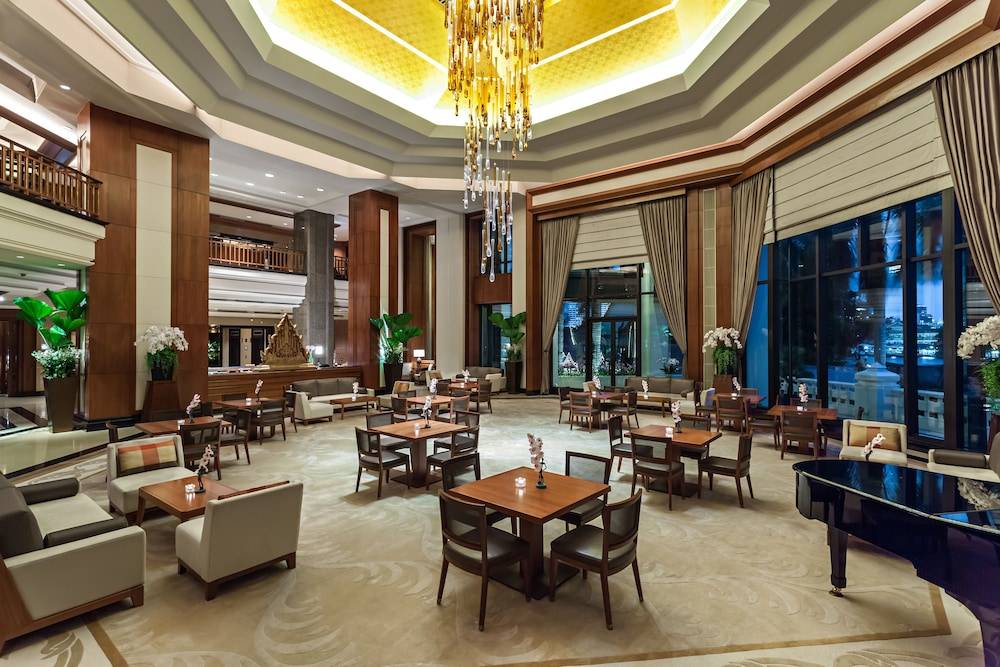 The Peninsula Bangkok 2