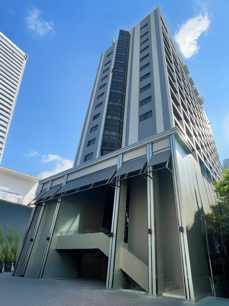 Pinnacle Lumpini Park Hotel 1