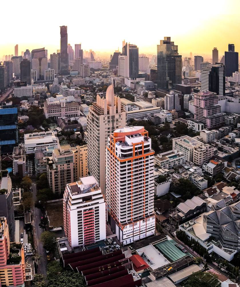 Bandara Silom Suites 1
