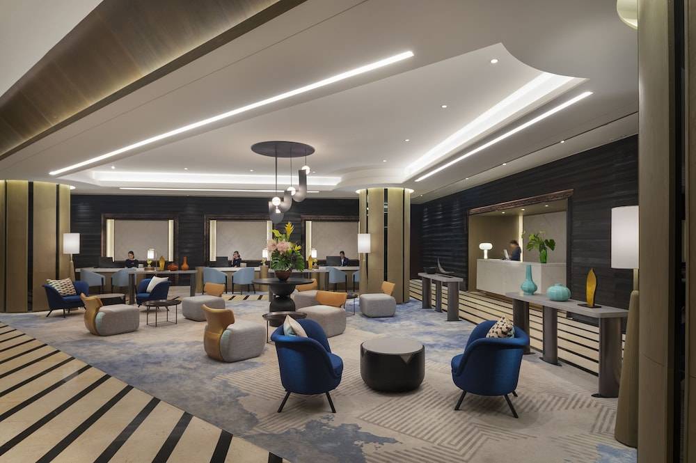 Crowne Plaza BANGKOK LUMPINI PARK by IHG 2