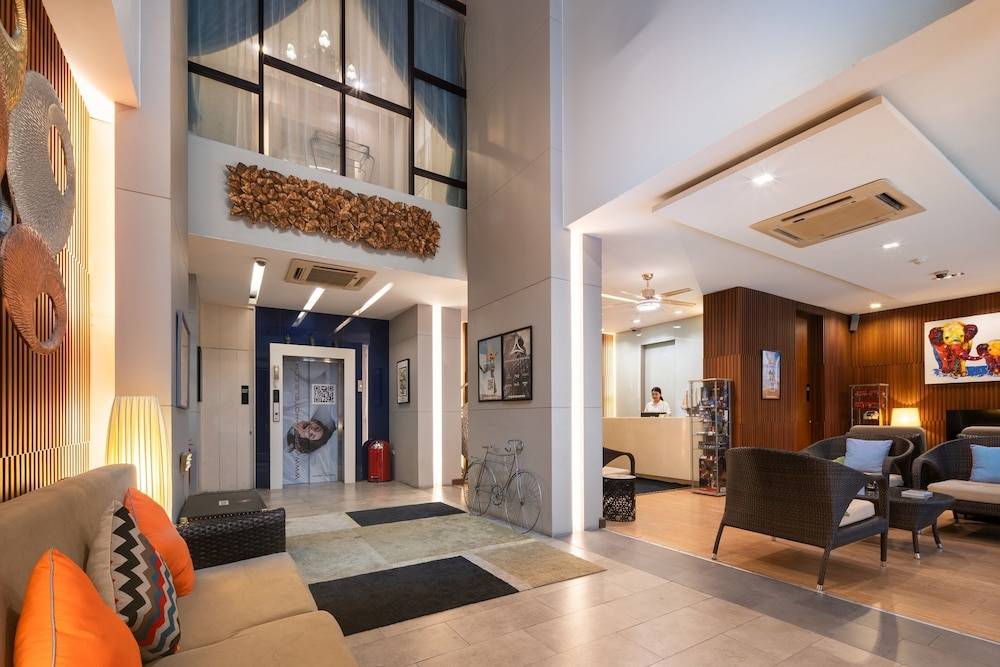 iCheck inn Gems Center Silom 2