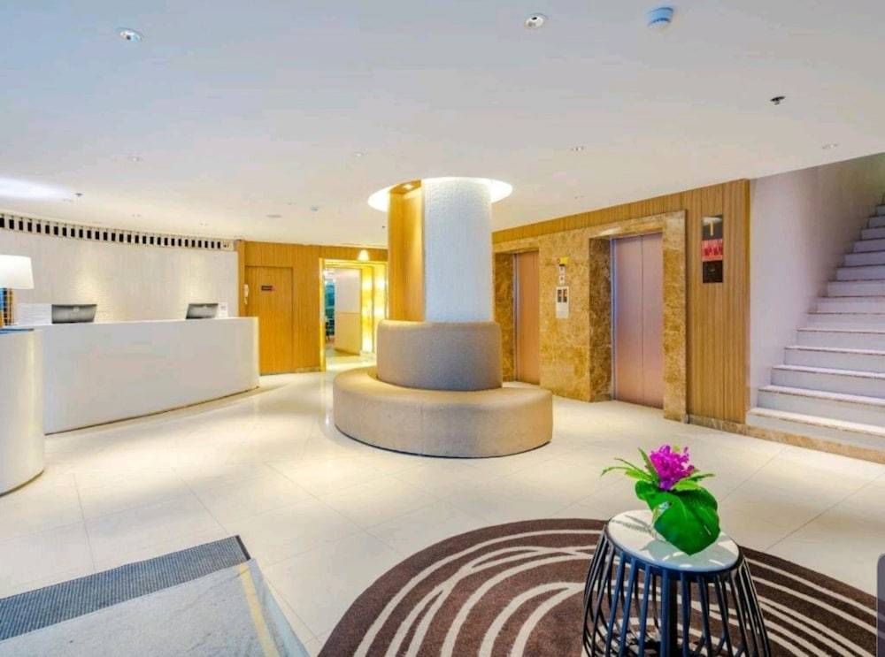 Citrus Sukhumvit 11 by Compass Hospitality 1