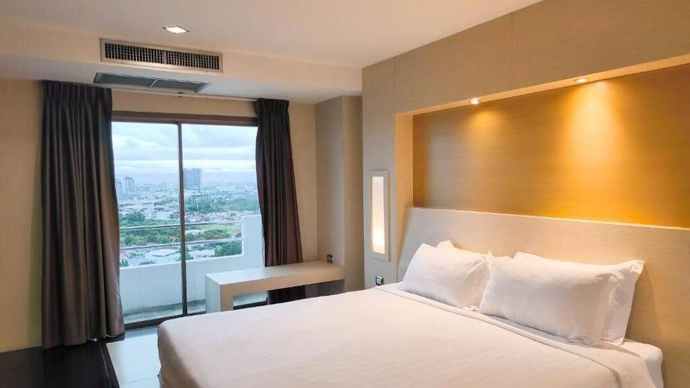 Avana Bangkok Hotel & Convention Centre 2
