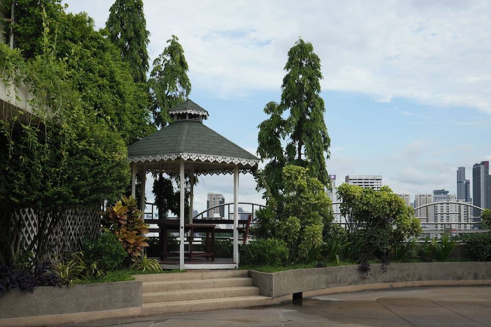 ROYS Hotel Bangkok 1