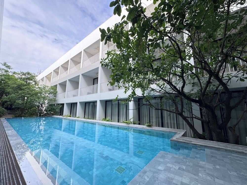 CHERN Bangkok 1