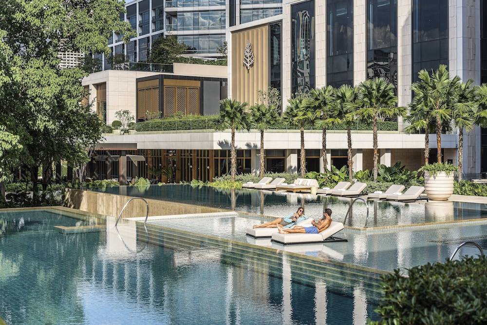 Four Seasons Hotel Bangkok at Chao Phraya River 1
