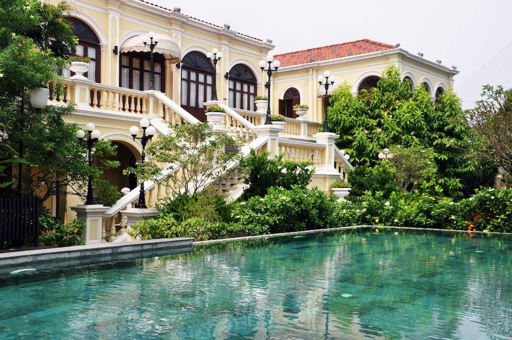 Praya Palazzo 1