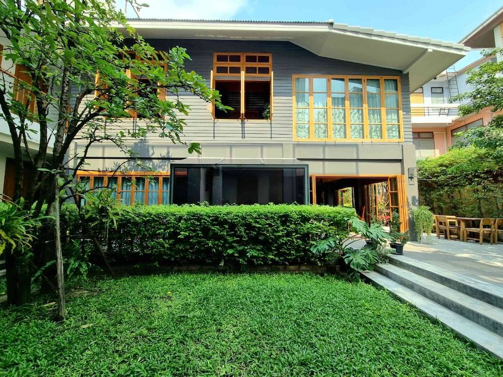 Vali Villa Bangkok 1