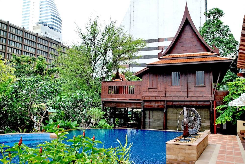 Rose Hotel 1
