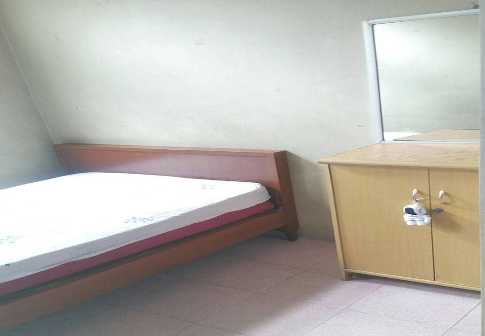 Anurak Guesthouse 2