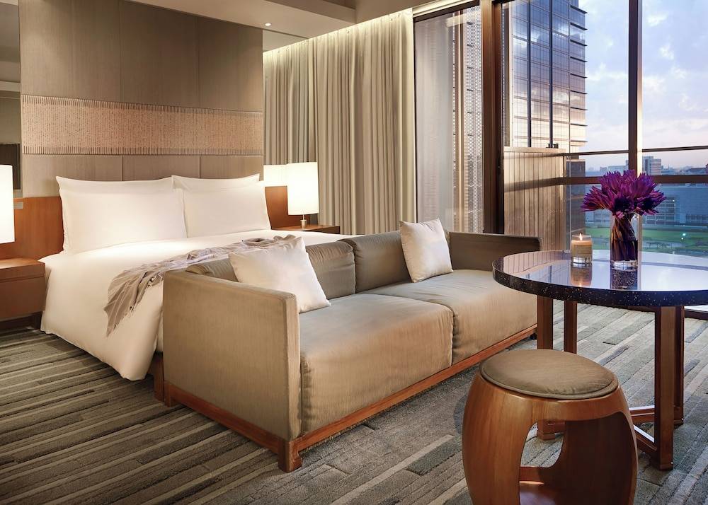 Hansar Bangkok Hotel 1