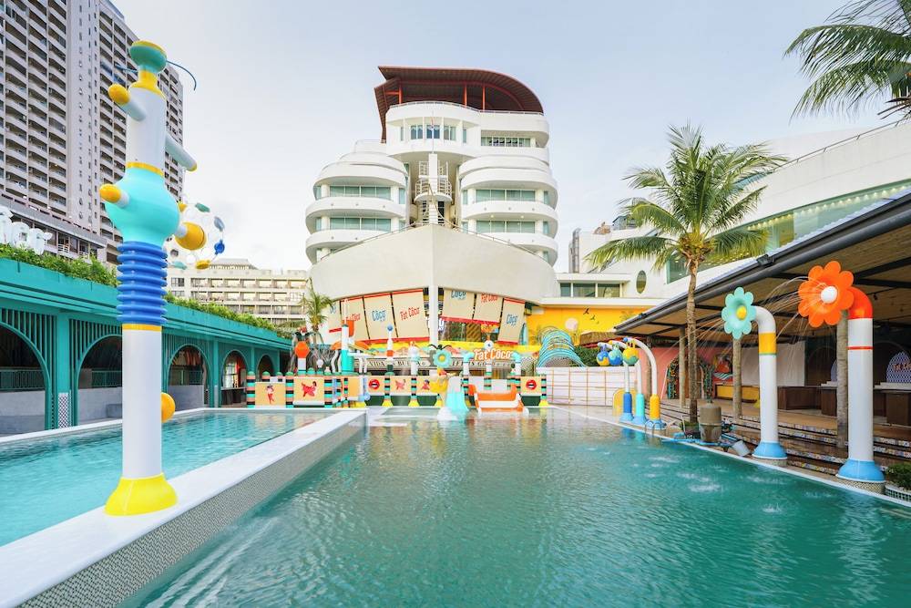 The Cruise Hotel 1