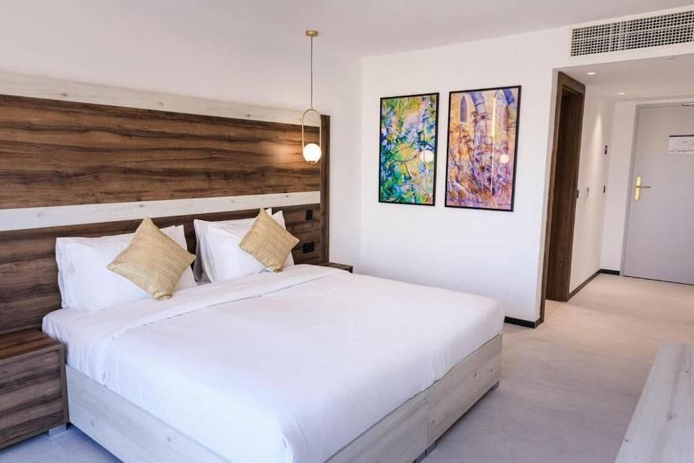 CA Sand Dune Hotel 2