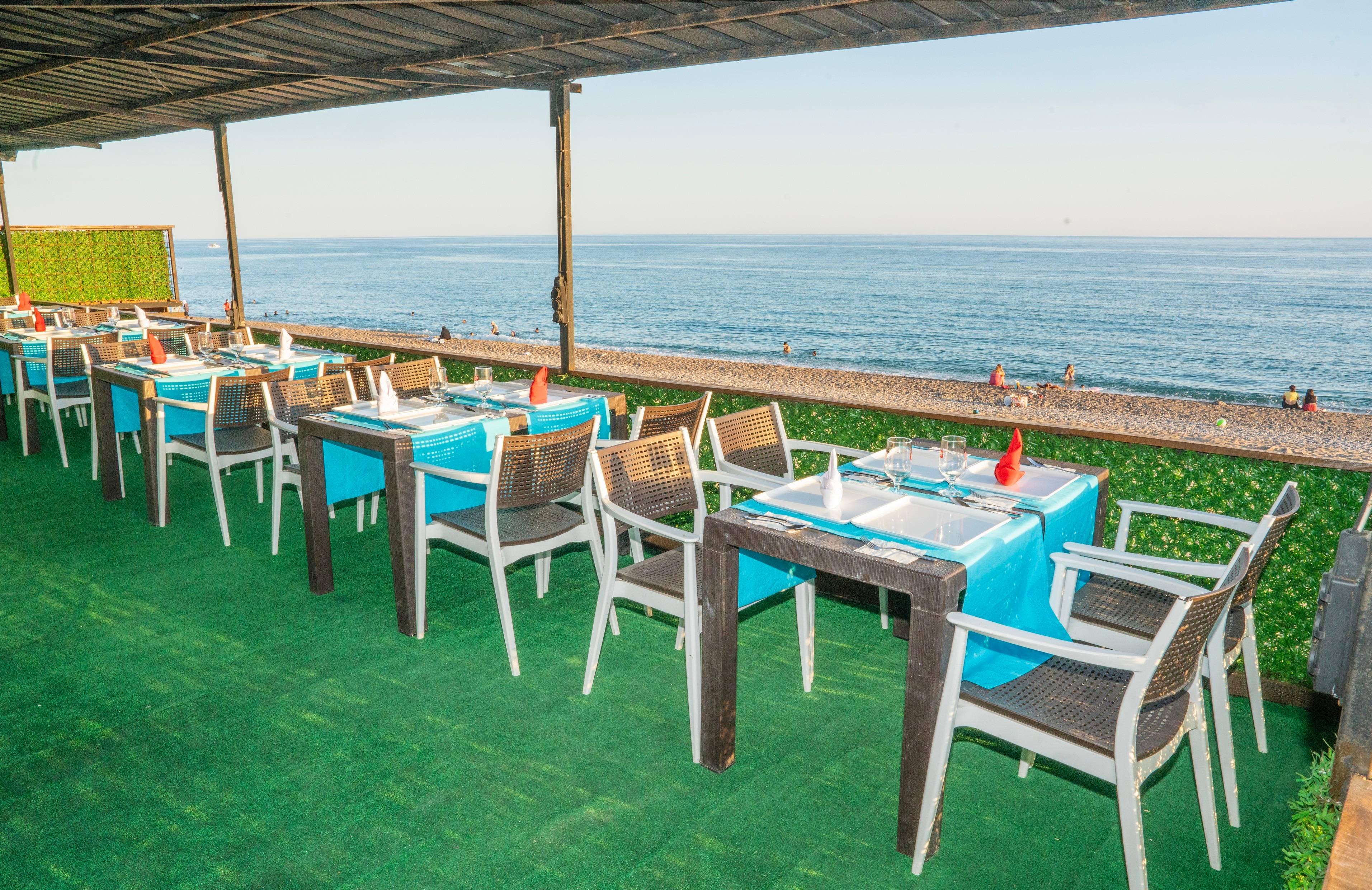 Aperion Beach Hotel Side 1
