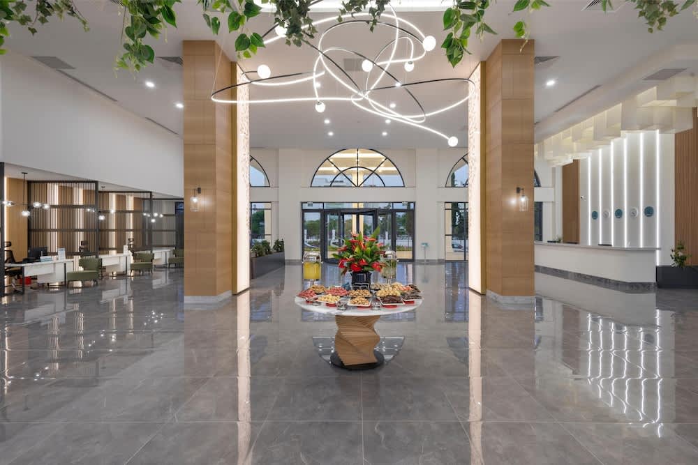 Arcanus Hotels Trendline Side 2