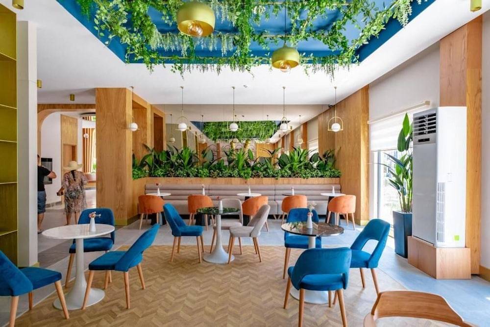La Benata Beach Hotel 2