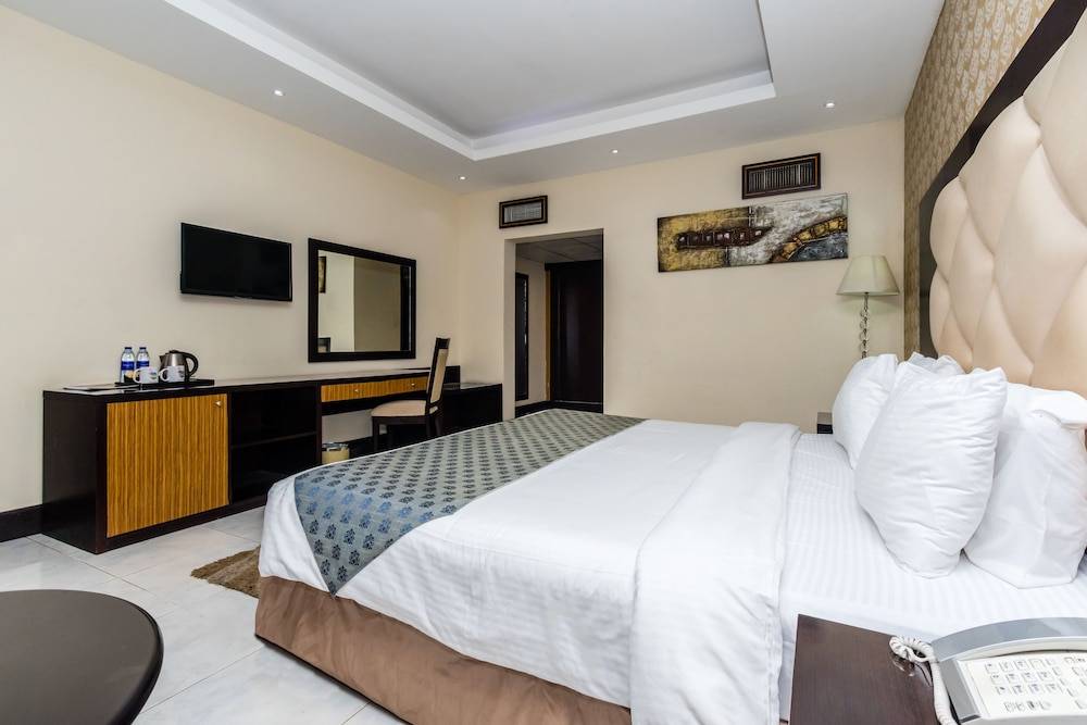 Flamingo Beach Hotel 2