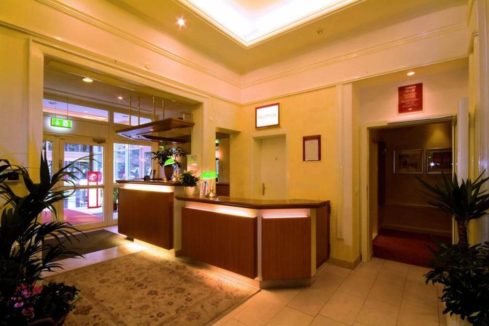 Traveller Hotel 2