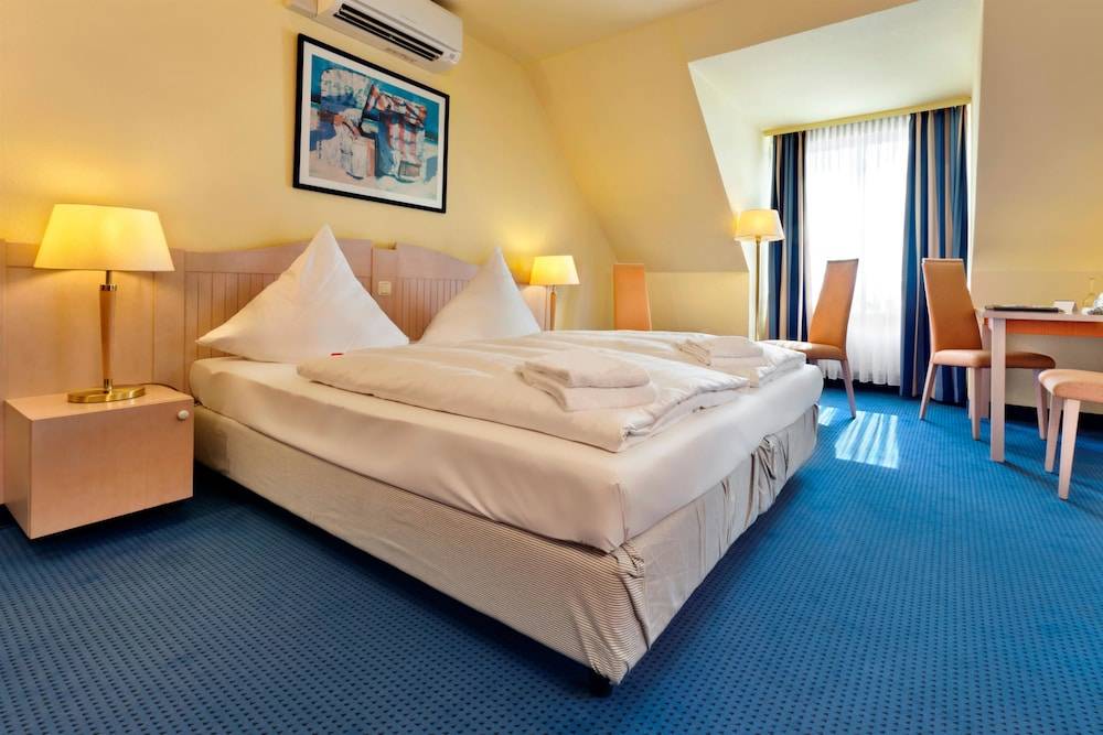 Tryp by Wyndham Luebeck Aquamarin 1