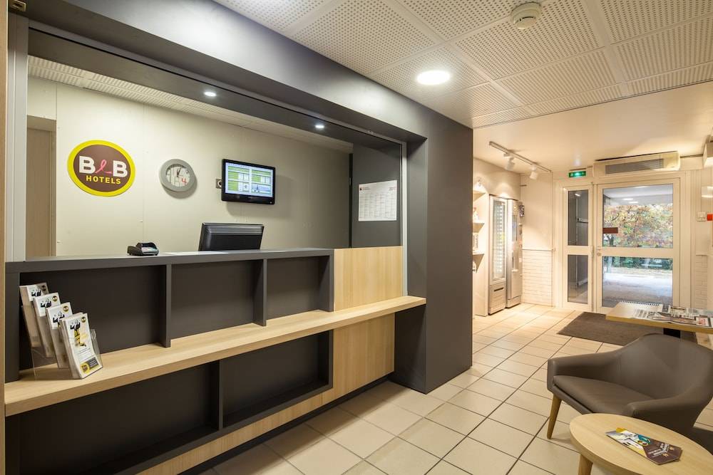 B&B HOTEL Louveciennes 2