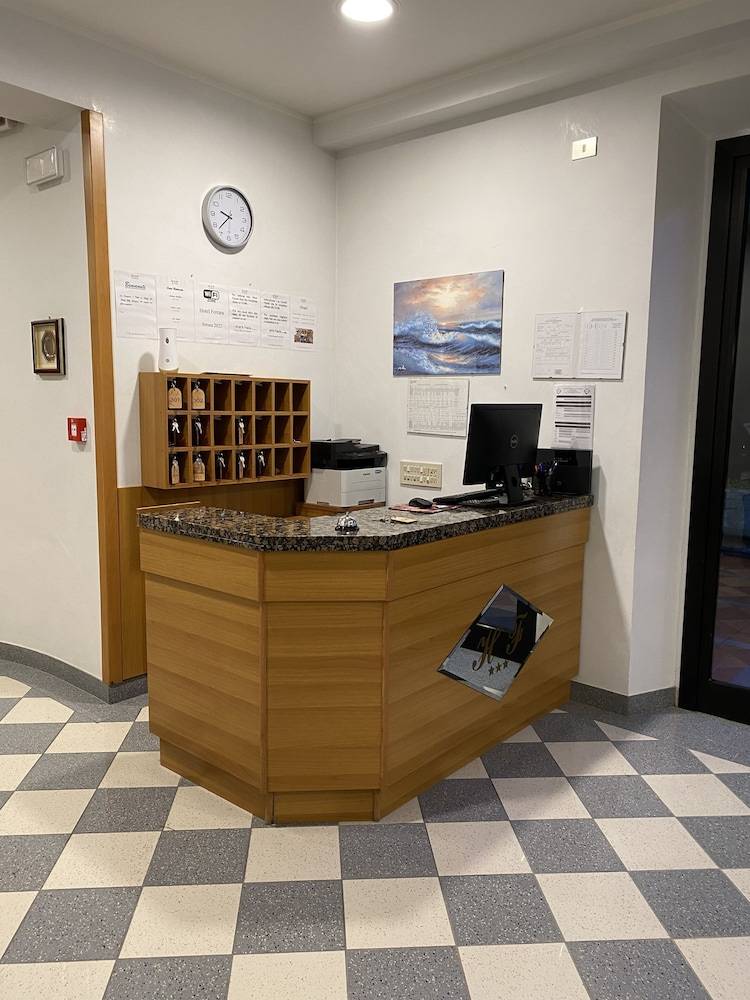 Hotel Villa Ferrara 2