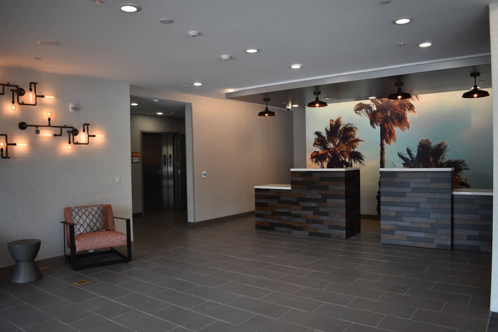 La Quinta Inn & Suites by Wyndham San Bernardino 2
