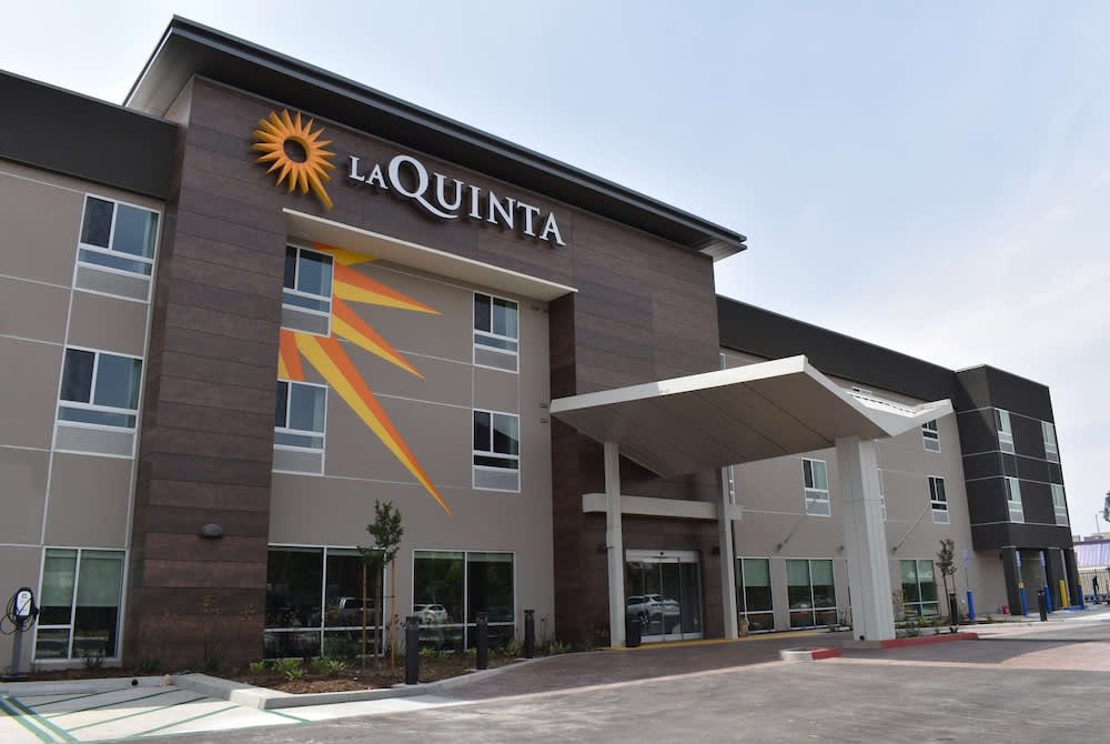 La Quinta Inn & Suites by Wyndham San Bernardino 1