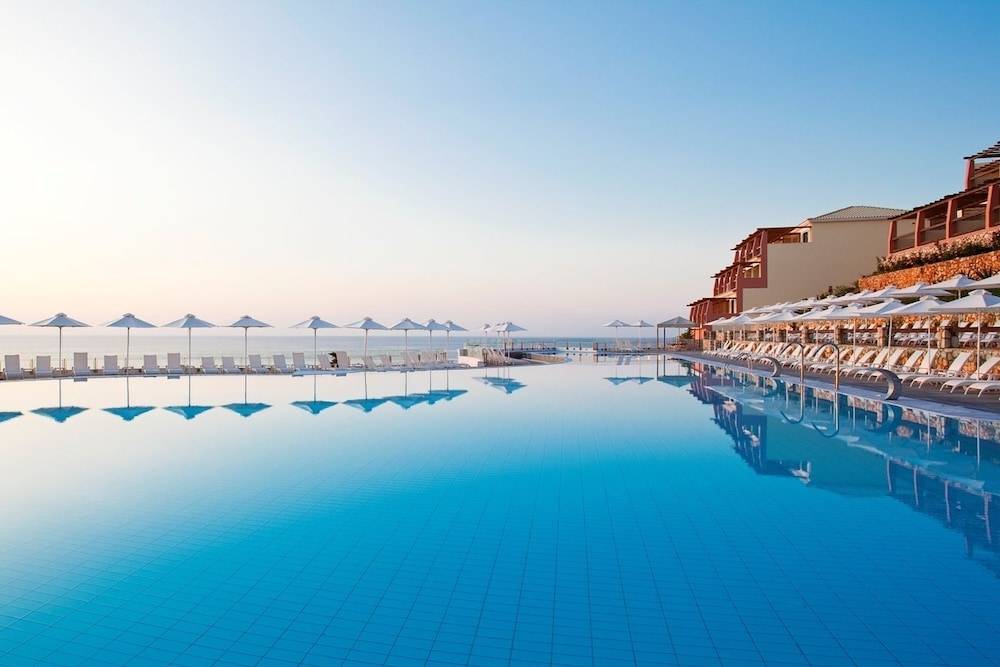 Apostolata Island Resort & Spa 1