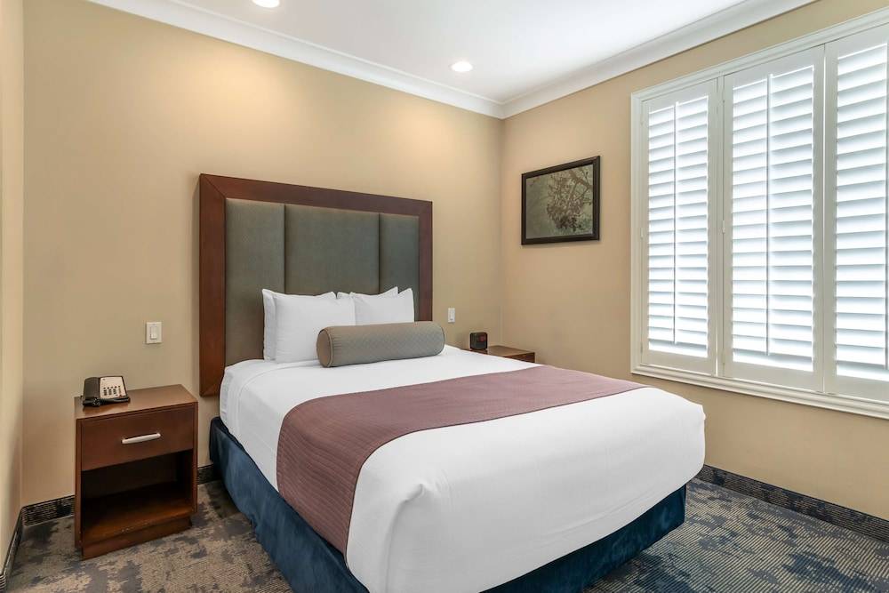 Best Western PLUS Avita Suites 1