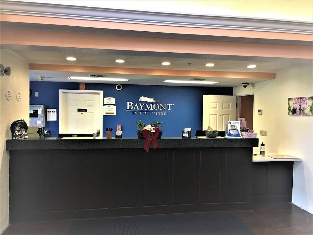 Baymont by Wyndham Lakeland 1