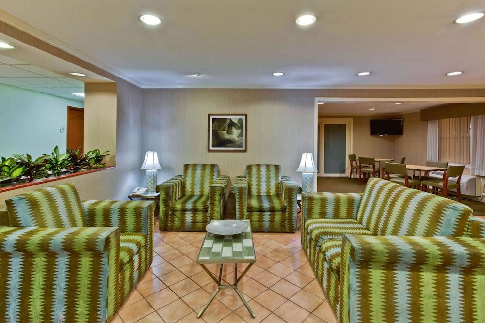 La Quinta by Wyndham Lakeland East 1