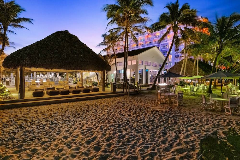Beachcomber Resort & Club 1
