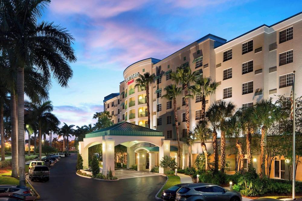 Courtyard by Marriott Fort Lauderdale Airport & Cruise Port 1