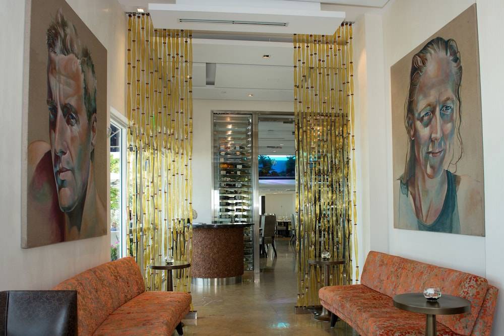 Royal Blues Hotel 2