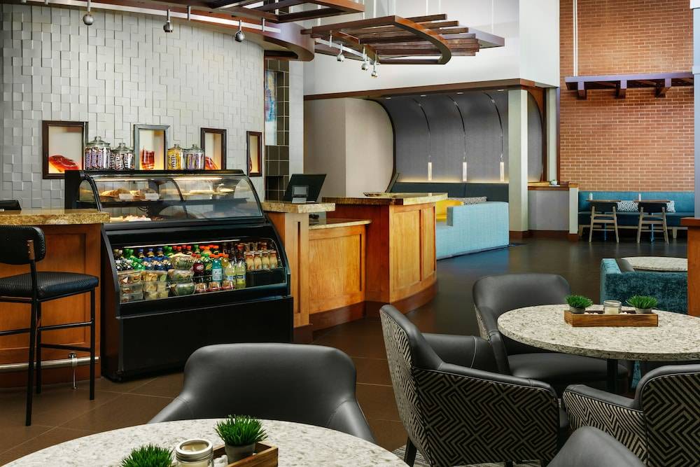 Hyatt Place Fort Lauderdale Airport/Cruise Port 2
