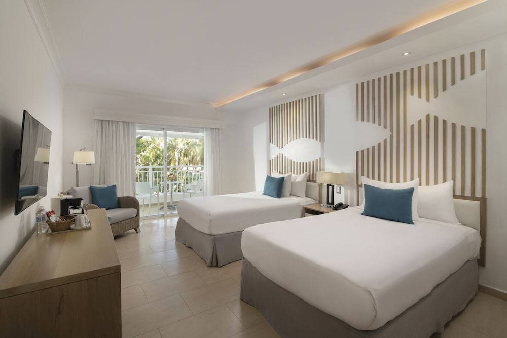 Wyndham Alltra Samana All Inclusive Resort 2