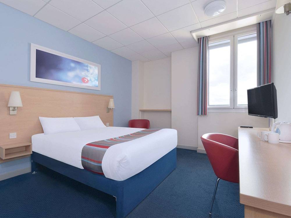 Travelodge Birmingham Central Broadway Plaza 2