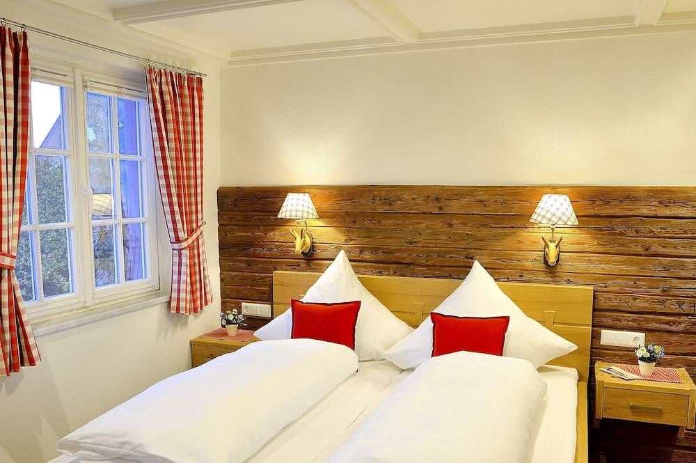 Hotel-Gasthof Adler 2