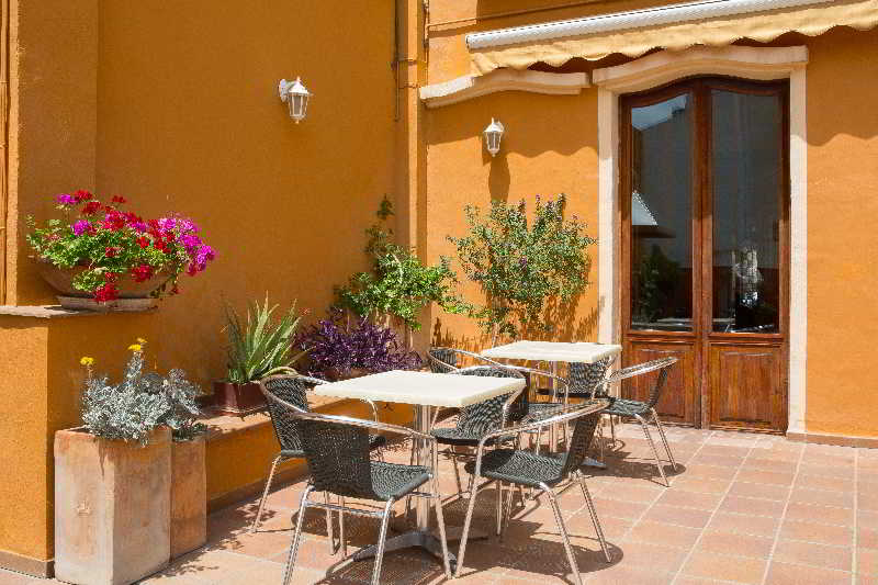 L'Agora Hotel 1