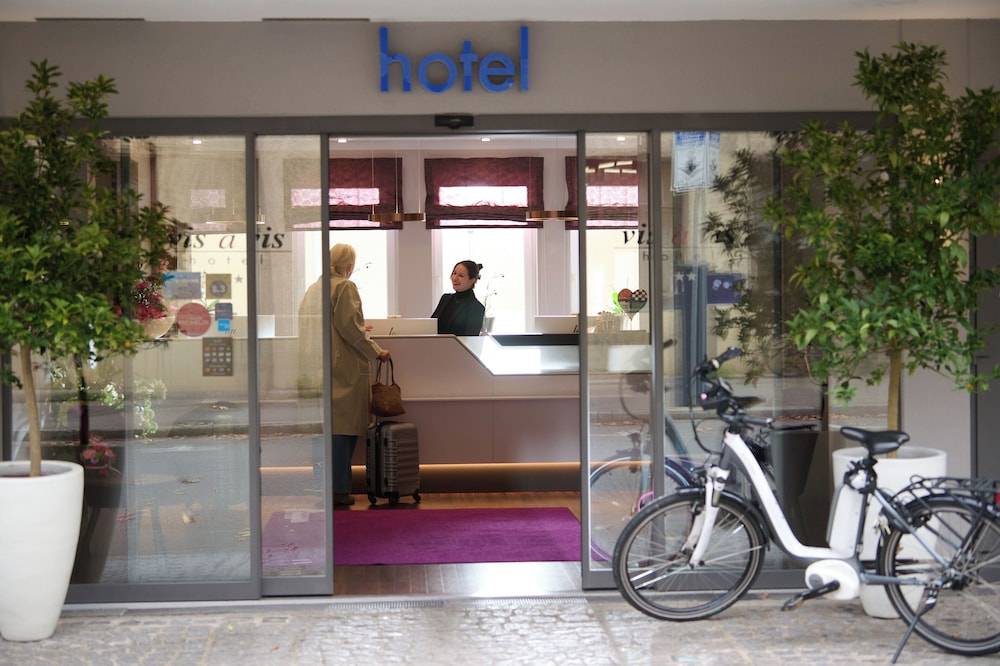 Hotel Vis à vis 1