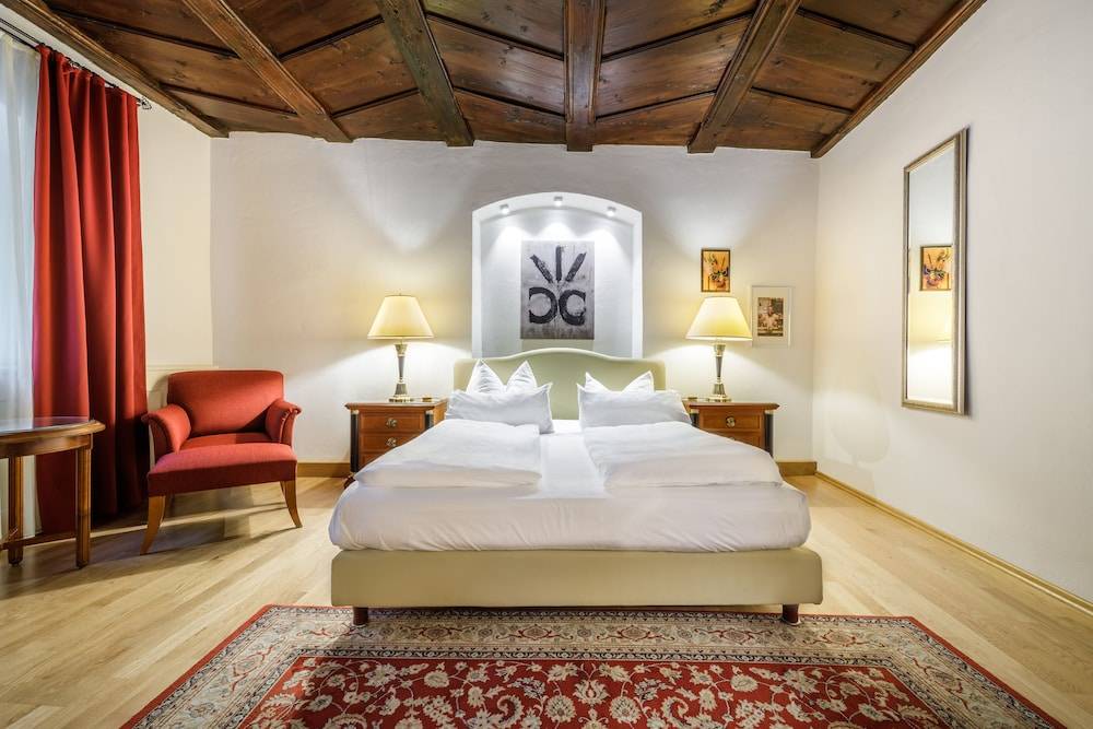 Chin-Chin Hotel ehemals Bohemian Hotel 2