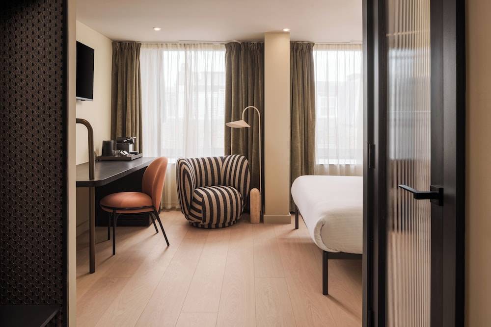 Central Park Hotel 1