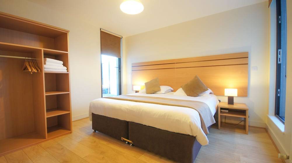 Crompton Court Apartments 2