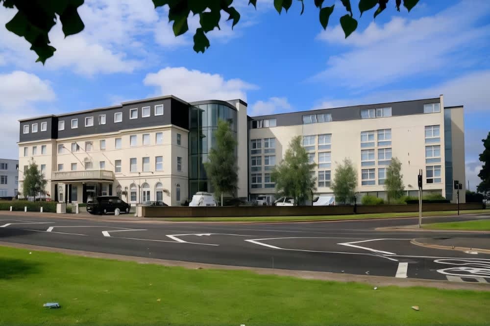 London Croydon Aerodrome Hotel By Sunday 1